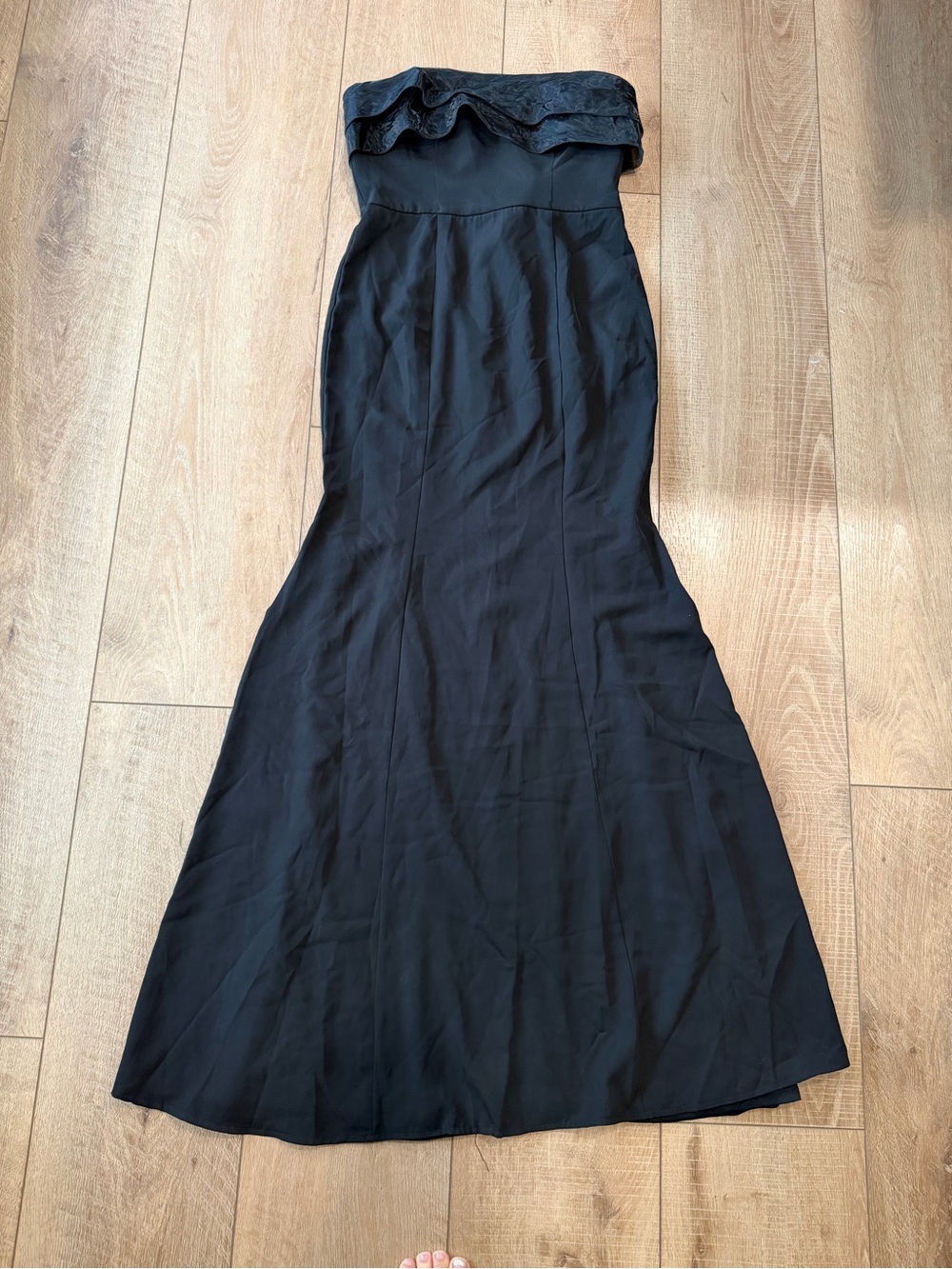 NWT Lulus Black Strapless Fit and Flare Evening Gown, Prom Homecoming, Sz Medium
